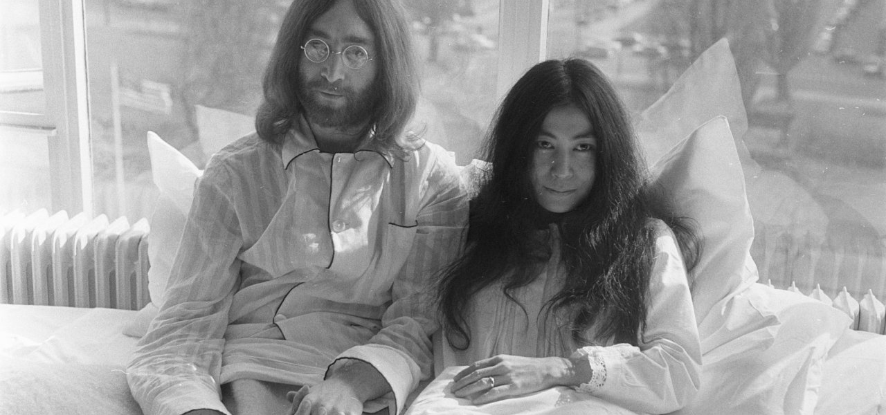 John Lennon y Yoko Ono.