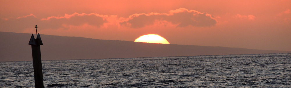 Crepúsculo en Maui, Hawaii.